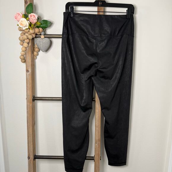 90 Degree Black Cropped Leggings Size Large - Picture 4 of 10